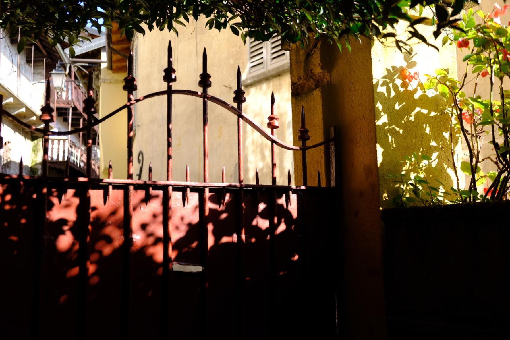 Garden Apartment Lesa Luaran gambar