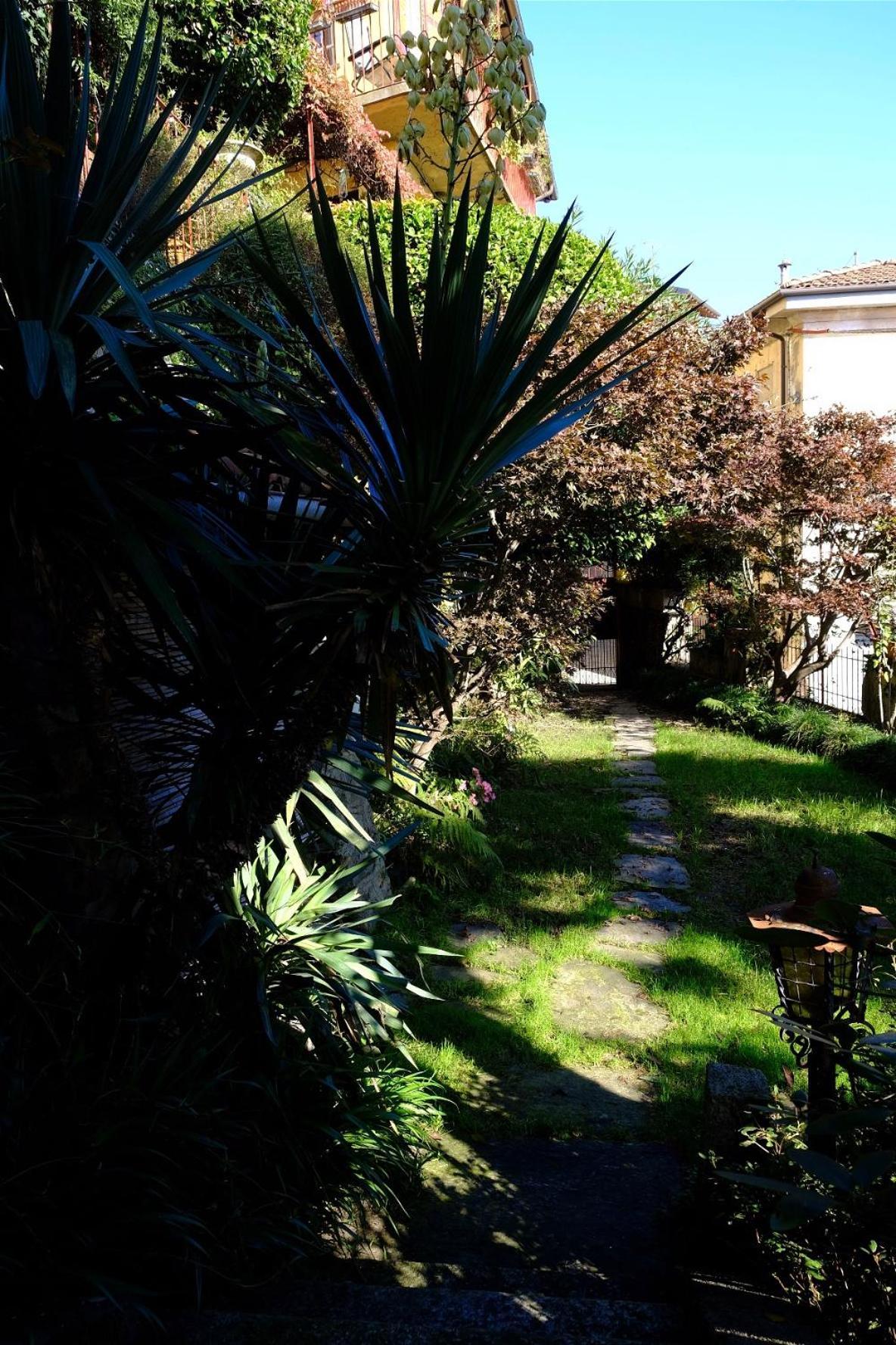 Garden Apartment Lesa Luaran gambar