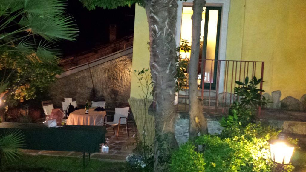 Garden Apartment Lesa Luaran gambar